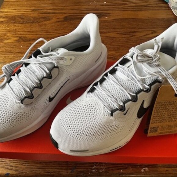 Nike Women's Pegasus 41 Running Shoes – new, in box, never worn – White, Size 8 - Picture 2 of 4